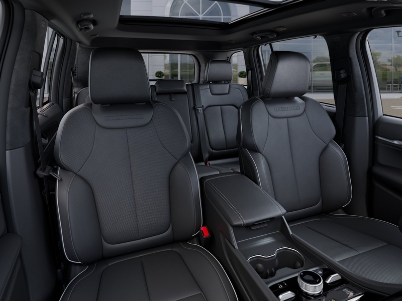 Jeep Grand Cherokee Vehicle Image 19