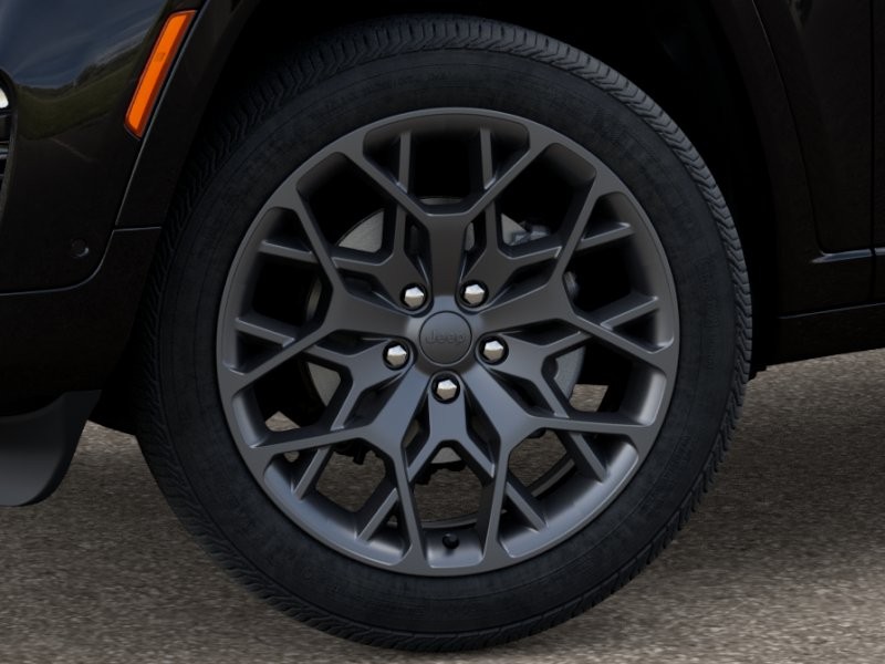 Jeep Grand Cherokee Vehicle Image 11