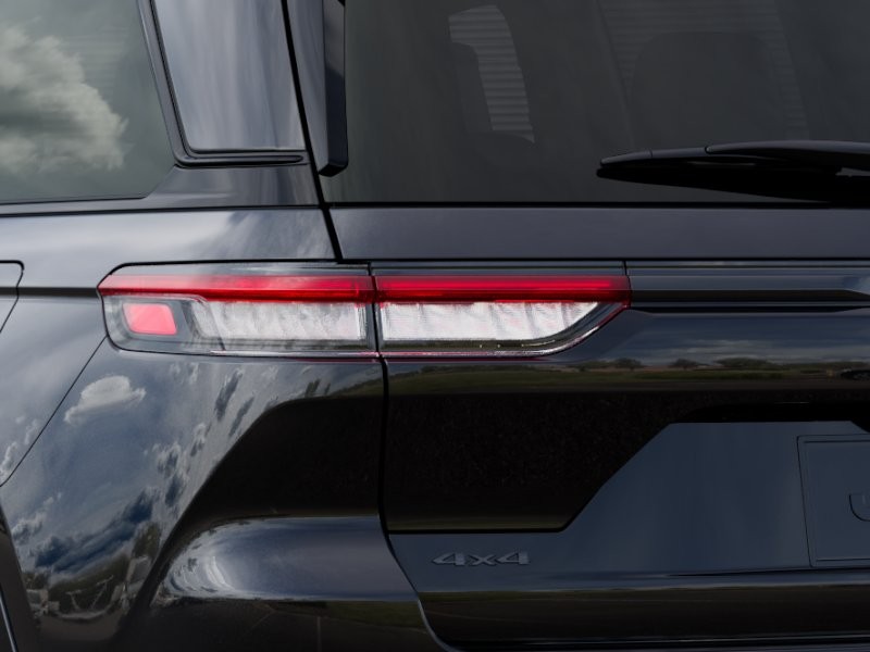 Jeep Grand Cherokee Vehicle Image 12