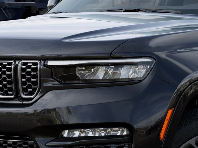 Jeep Grand Cherokee Vehicle Image 13