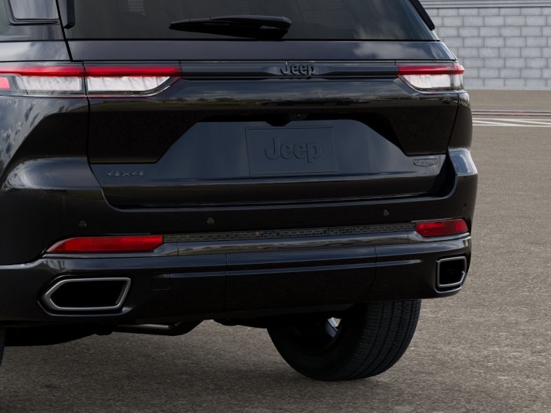Jeep Grand Cherokee Vehicle Image 16