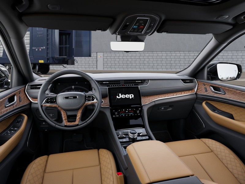 Jeep Grand Cherokee Vehicle Image 17