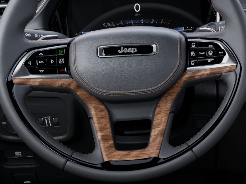 Jeep Grand Cherokee Vehicle Image 22