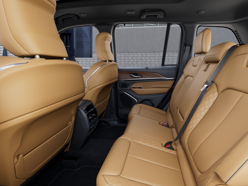 Jeep Grand Cherokee Vehicle Image 26