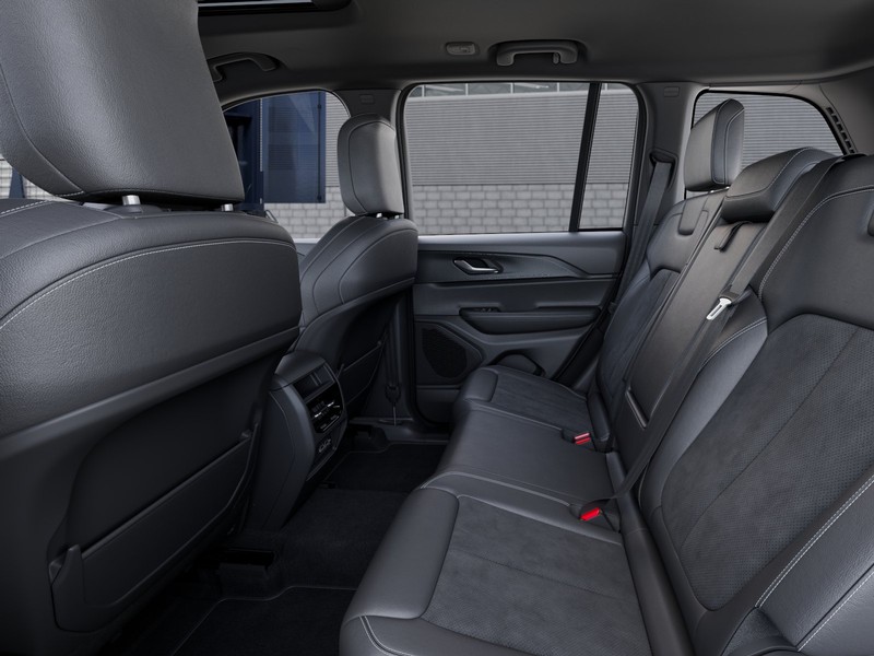 Jeep Grand Cherokee Vehicle Image 26