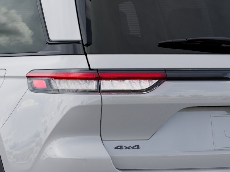 Jeep Grand Cherokee Vehicle Image 12