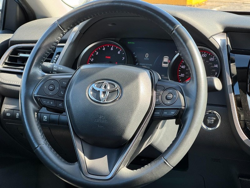 Toyota Camry Vehicle Image 14