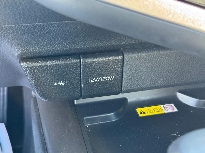 Toyota Camry Vehicle Image 23