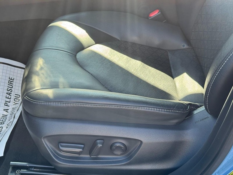 Toyota Camry Vehicle Image 26