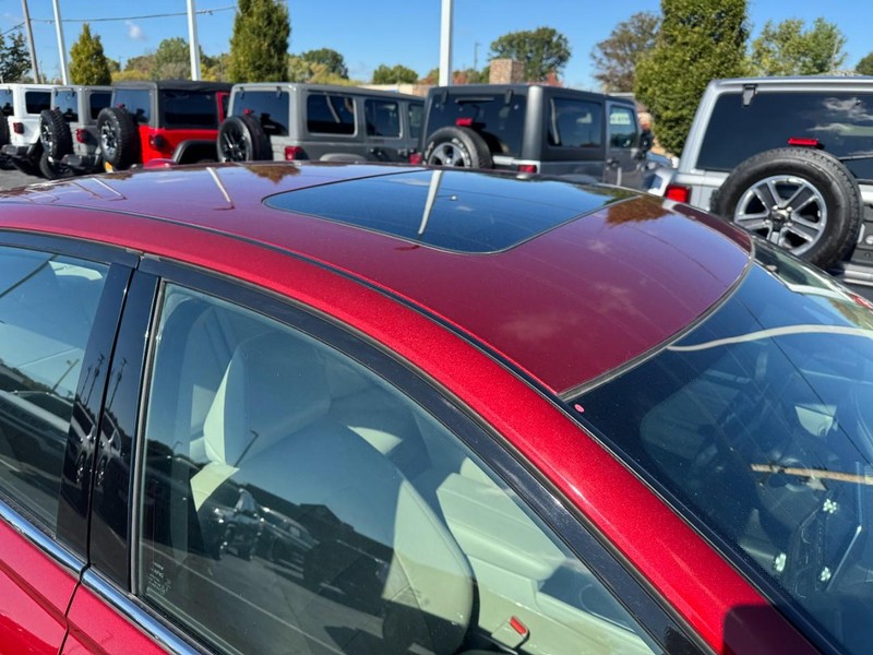 Nissan Altima Vehicle Image 19