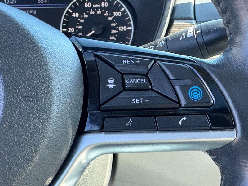 Nissan Altima Vehicle Image 24