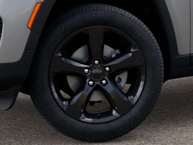 Jeep Grand Cherokee Vehicle Image 11