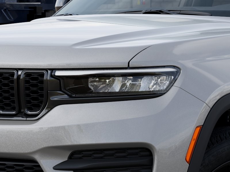 Jeep Grand Cherokee Vehicle Image 13