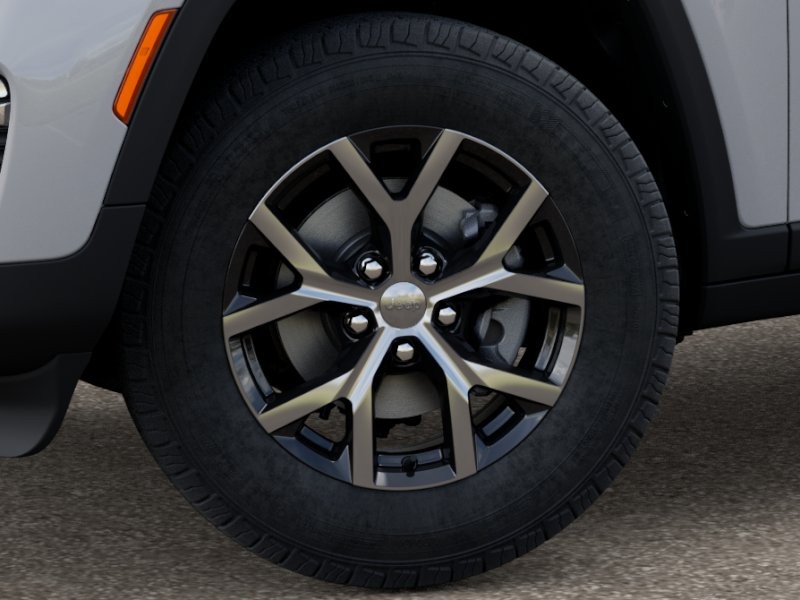 Jeep Grand Cherokee Vehicle Image 11