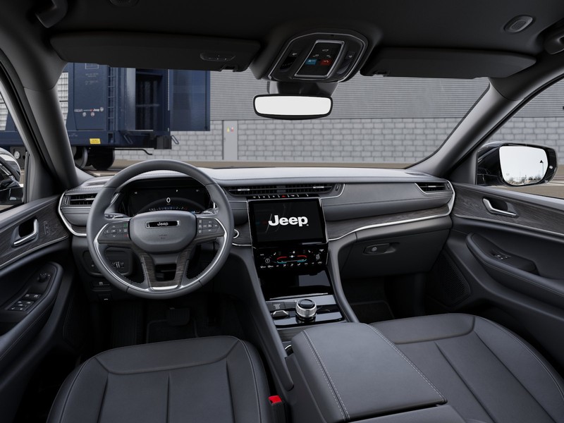 Jeep Grand Cherokee Vehicle Image 17
