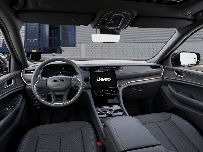 Jeep Grand Cherokee L Vehicle Image 17