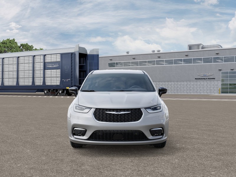 Chrysler Pacifica Vehicle Image 08