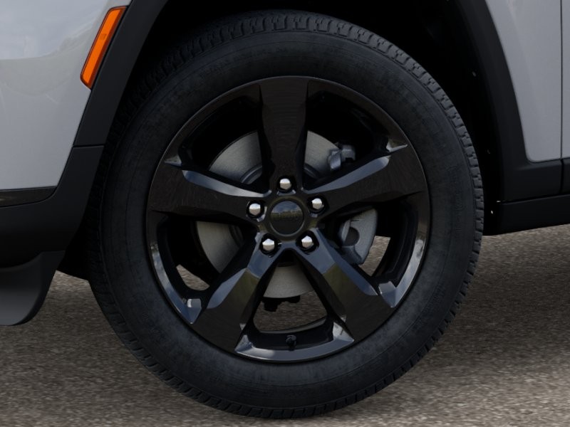 Jeep Grand Cherokee L Vehicle Image 11