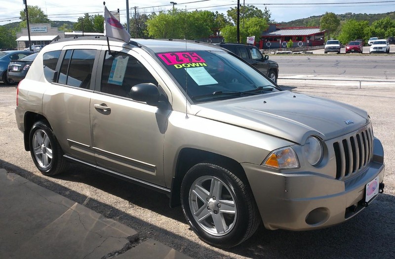 Jeep Compass Vehicle Full-screen Gallery Image 03