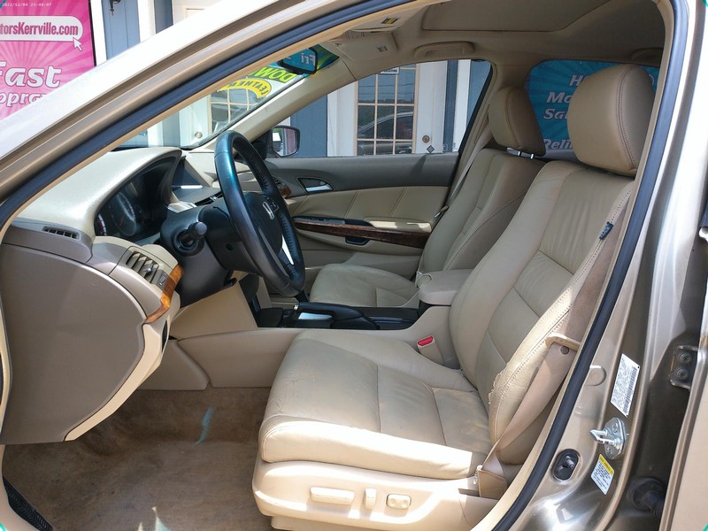 Honda Accord Sedan Vehicle Full-screen Gallery Image 04