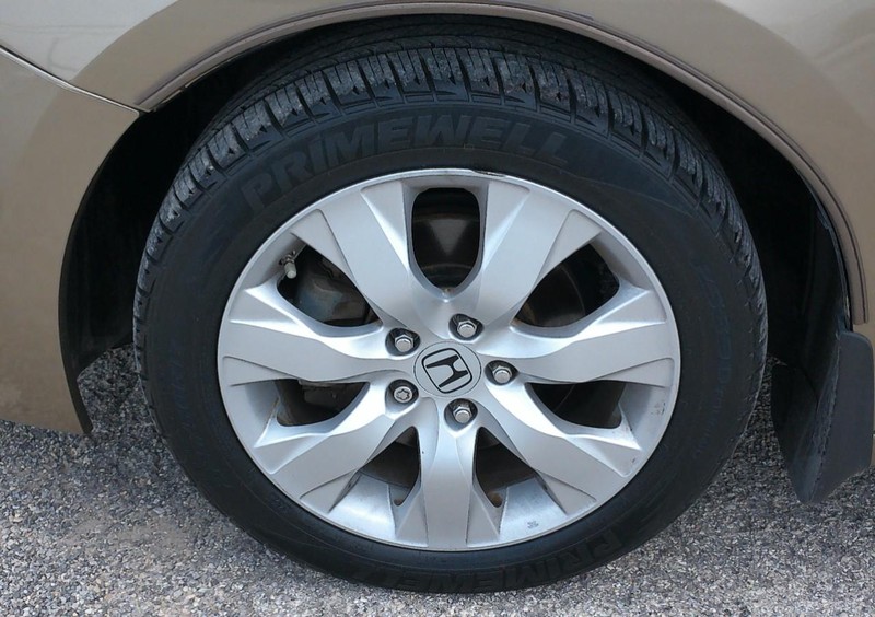 Honda Accord Sedan Vehicle Full-screen Gallery Image 10