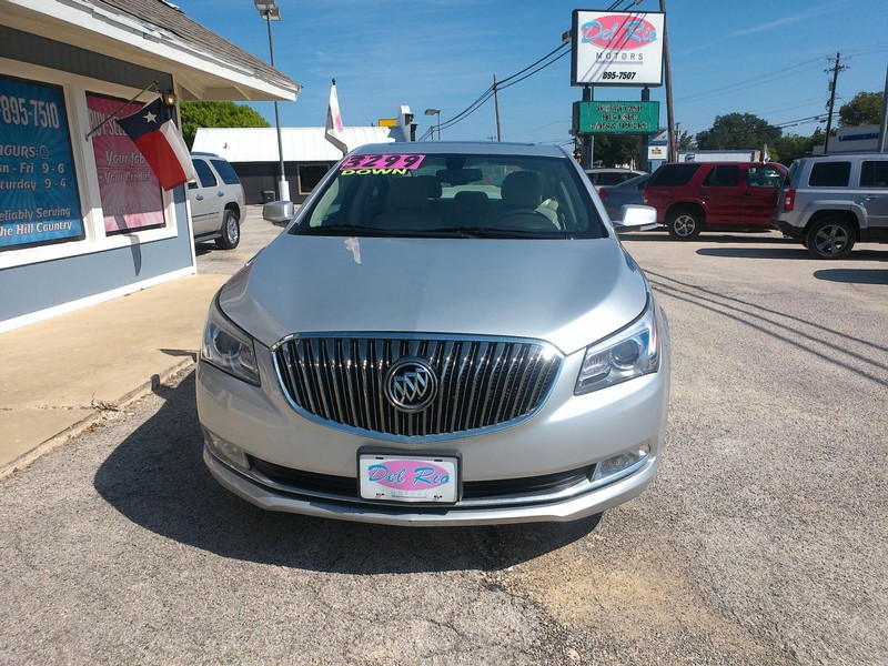 Buick LaCrosse Vehicle Full-screen Gallery Image 02