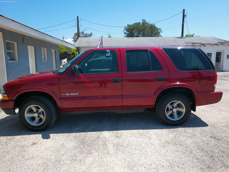 Chevrolet Blazer Vehicle Full-screen Gallery Image 01