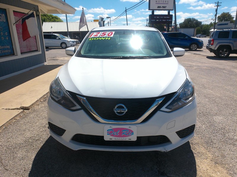 Nissan Sentra Vehicle Full-screen Gallery Image 02