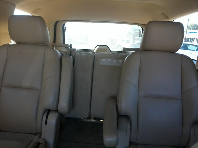 GMC Yukon Vehicle Full-screen Gallery Image 05