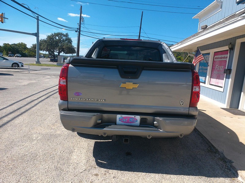 Chevrolet Avalanche Vehicle Full-screen Gallery Image 03
