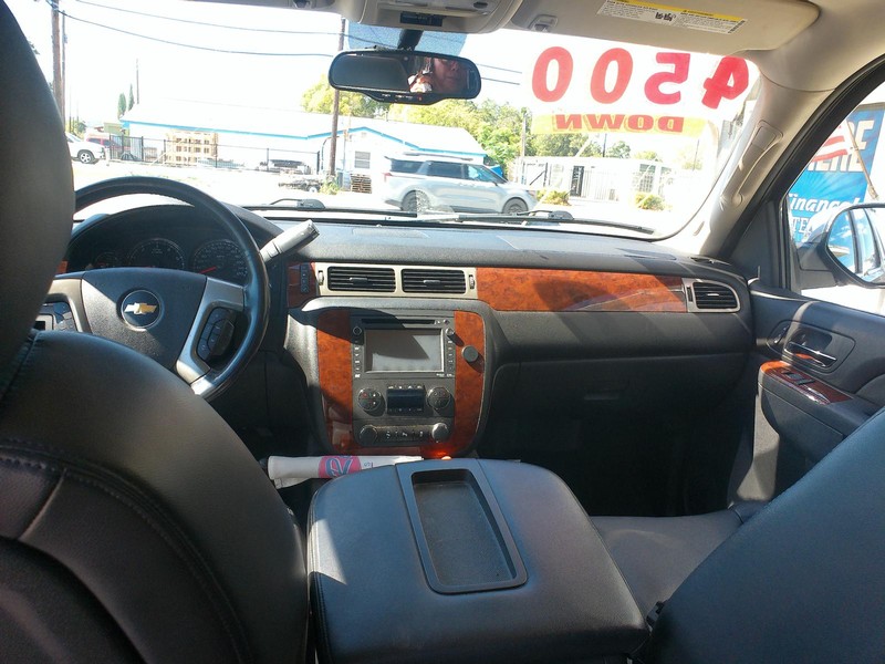 Chevrolet Avalanche Vehicle Full-screen Gallery Image 04