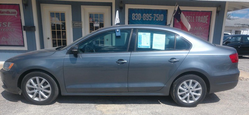 Volkswagen Jetta Sedan Vehicle Full-screen Gallery Image 01