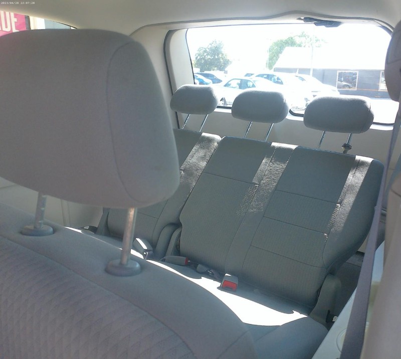 Dodge Grand Caravan Vehicle Full-screen Gallery Image 04