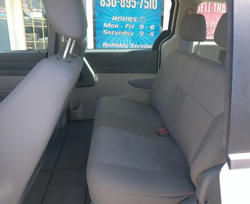 Dodge Grand Caravan Vehicle Full-screen Gallery Image 06