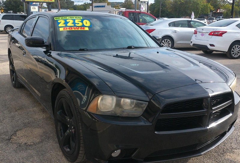 Dodge Charger Vehicle Full-screen Gallery Image 02