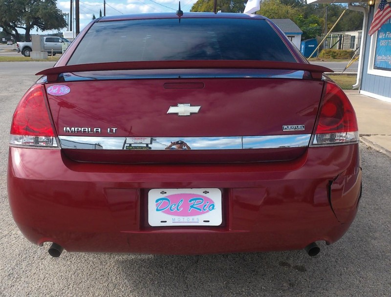 Chevrolet Impala Vehicle Full-screen Gallery Image 04
