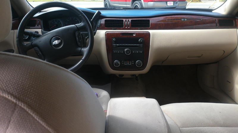 Chevrolet Impala Vehicle Full-screen Gallery Image 05