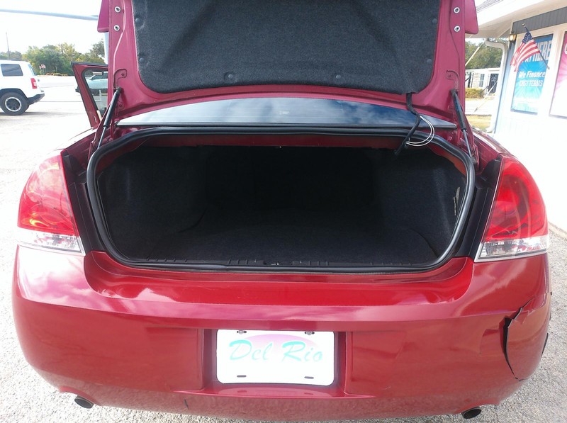 Chevrolet Impala Vehicle Full-screen Gallery Image 08