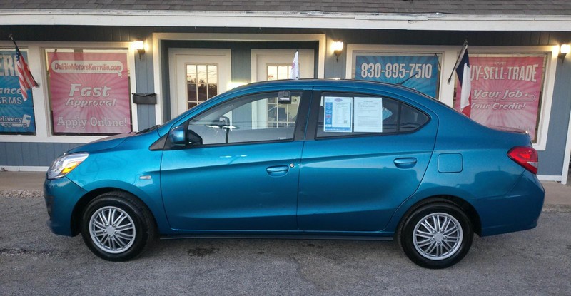 Mitsubishi Mirage G4 Vehicle Full-screen Gallery Image 01