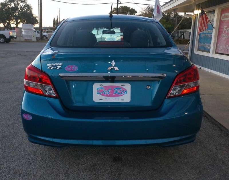 Mitsubishi Mirage G4 Vehicle Full-screen Gallery Image 04