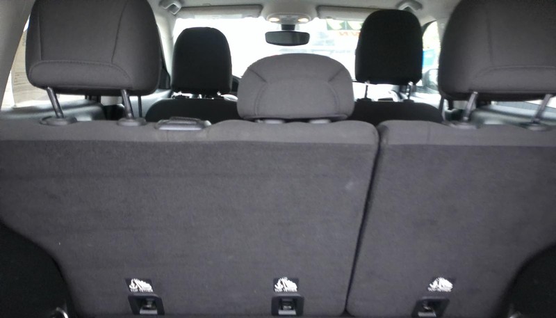 Jeep Compass Vehicle Full-screen Gallery Image 05