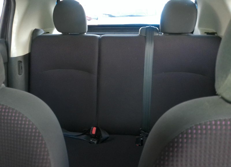 Mitsubishi Mirage Vehicle Full-screen Gallery Image 05