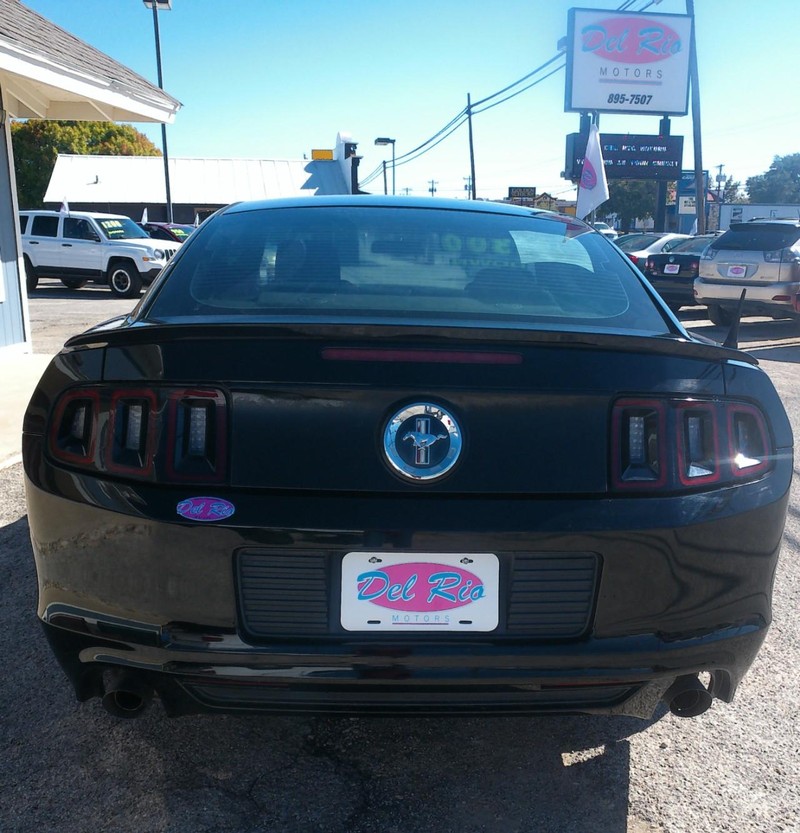 Ford Mustang Vehicle Full-screen Gallery Image 04