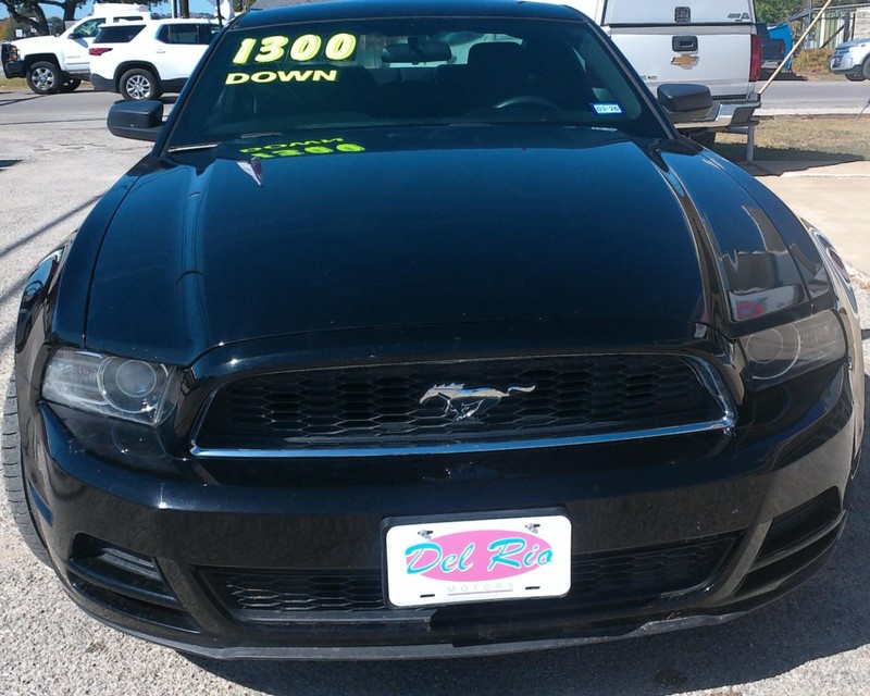 Ford Mustang Vehicle Full-screen Gallery Image 06