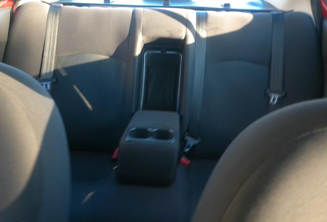 Mitsubishi Mirage G4 Vehicle Full-screen Gallery Image 06