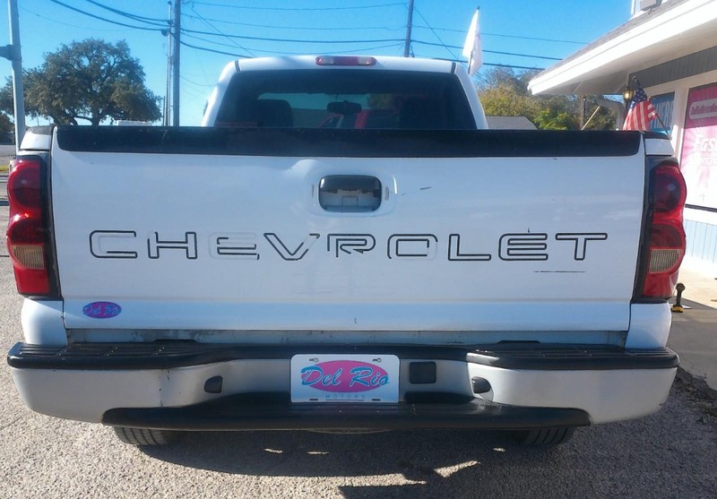 Chevrolet Silverado 1500 Classic Vehicle Full-screen Gallery Image 04