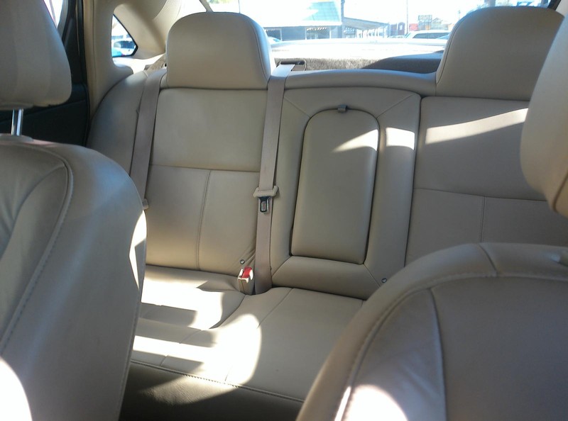 Chevrolet Impala Vehicle Full-screen Gallery Image 05