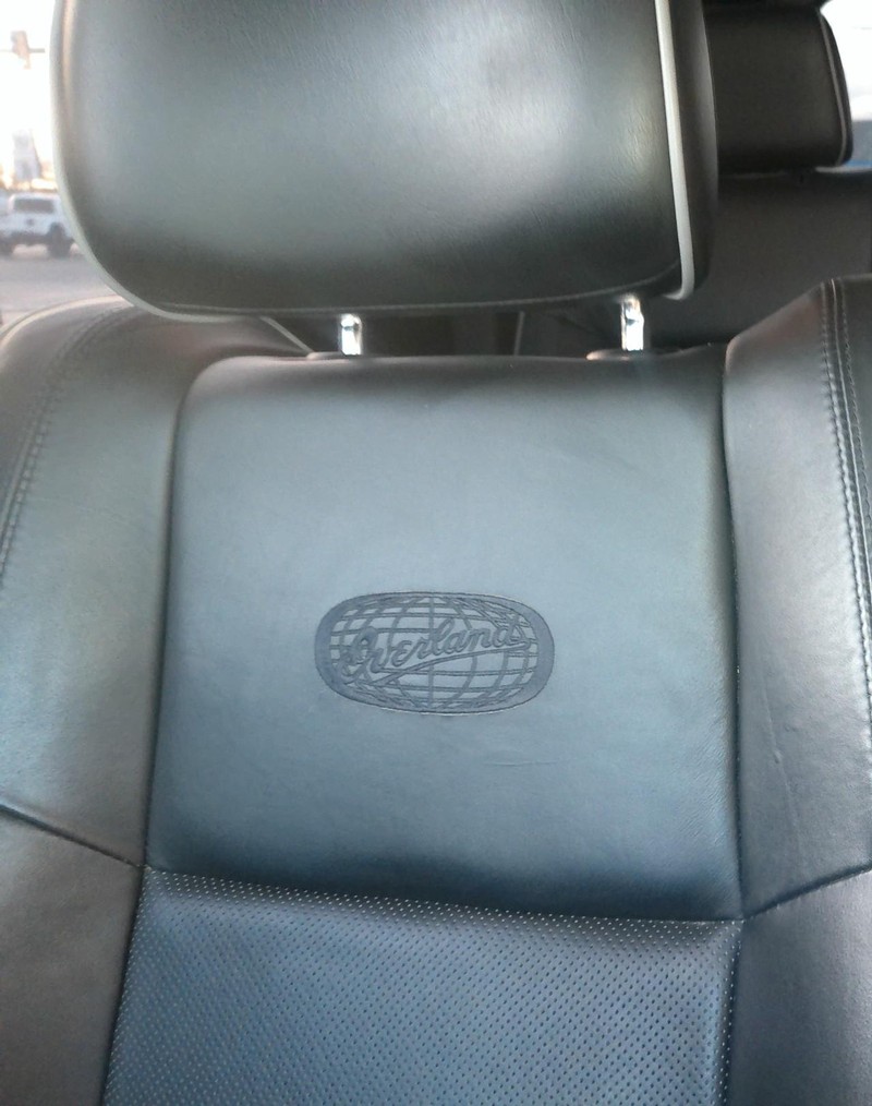 Jeep Grand Cherokee Vehicle Full-screen Gallery Image 05