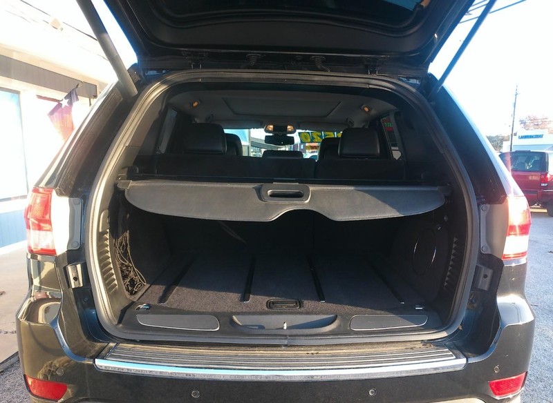 Jeep Grand Cherokee Vehicle Full-screen Gallery Image 08