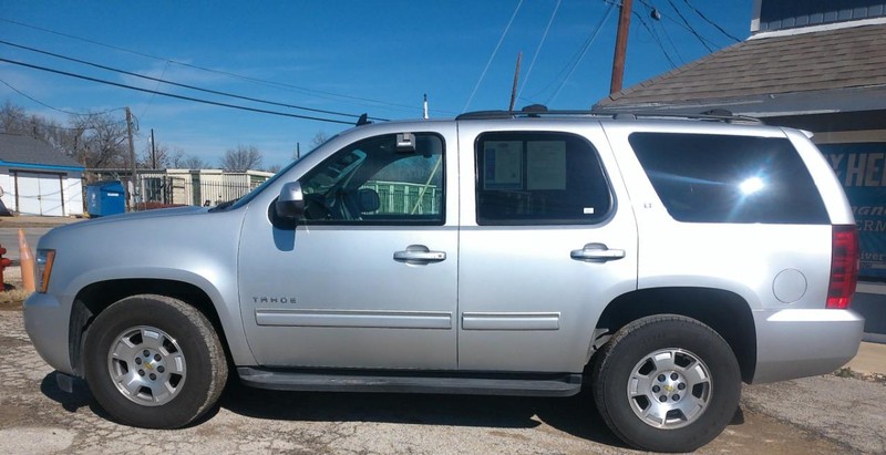 Chevrolet Tahoe Vehicle Full-screen Gallery Image 01